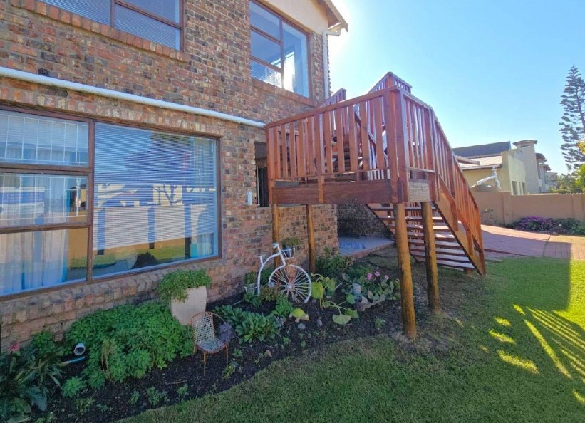 3 Bedroom Property for Sale in Wavecrest Eastern Cape